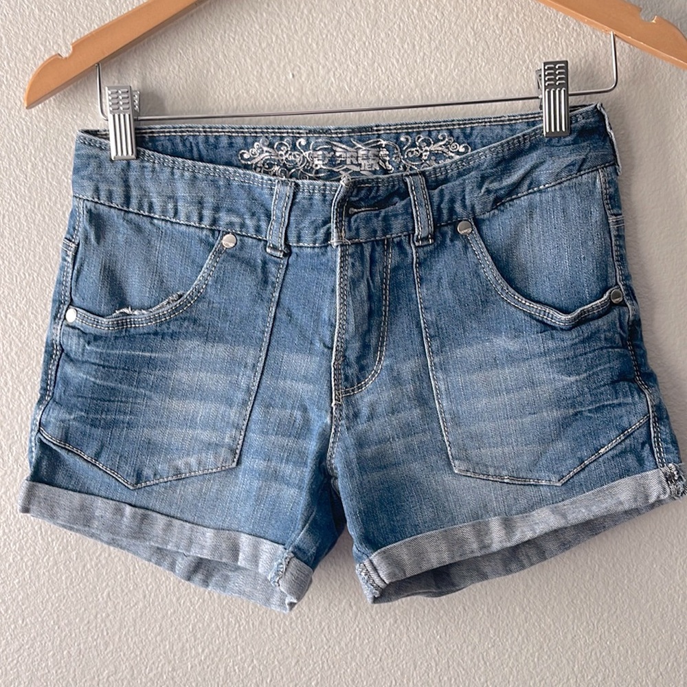 Express jean shorts, size 2 stretchable with cuffs bottoms